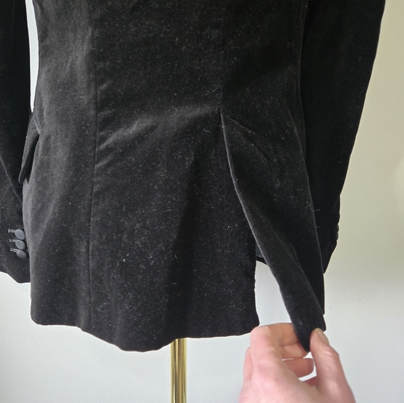 ZARA Black Velvet Blazer With Satin Lined Lapel. Size Medium - Picture 8 of 16